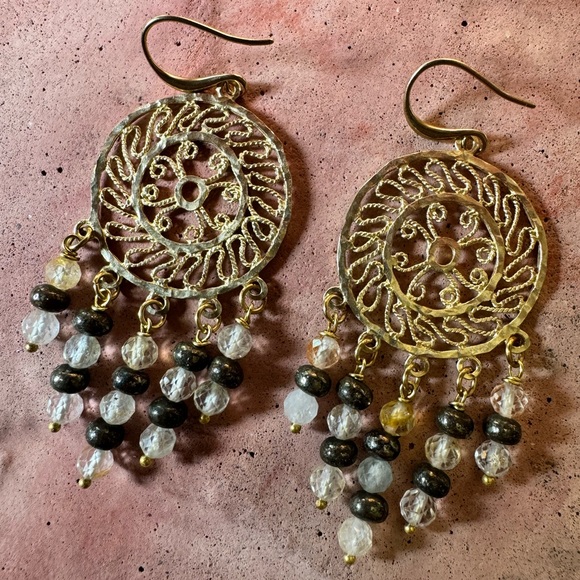 Handmade gemstone filagree earrings. - Picture 7 of 8